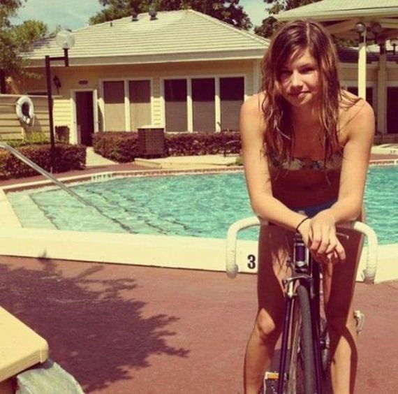 bike_riding_babes