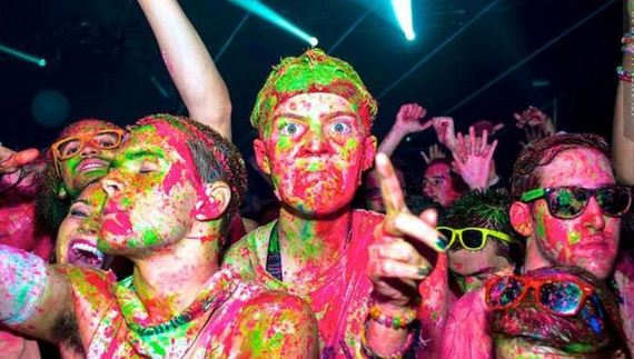 crazy_people_seen_inside_night_clubs