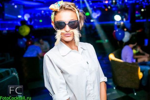 crazy_people_seen_inside_night_clubs