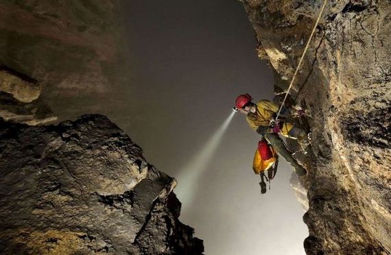 explorers_uncover_an_entire_world_inside_a_cave