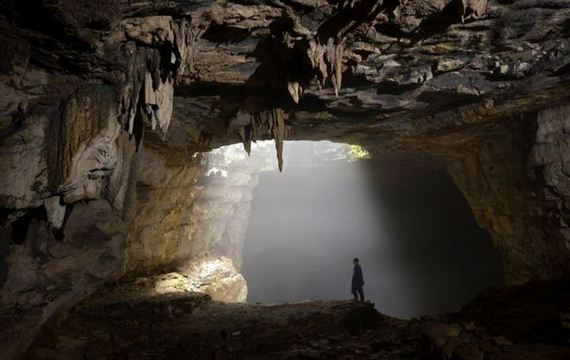 explorers_uncover_an_entire_world_inside_a_cave