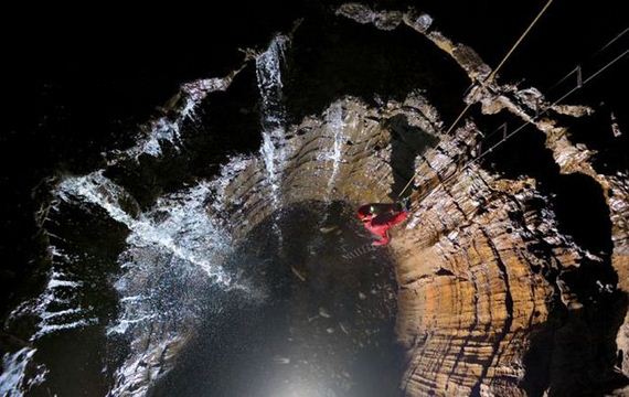explorers_uncover_an_entire_world_inside_a_cave