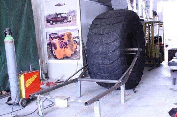 gigantic_motorbike