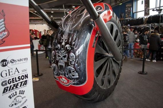 gigantic_motorbike