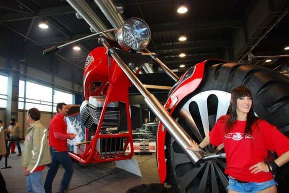 gigantic_motorbike