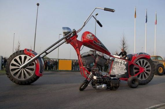 gigantic_motorbike