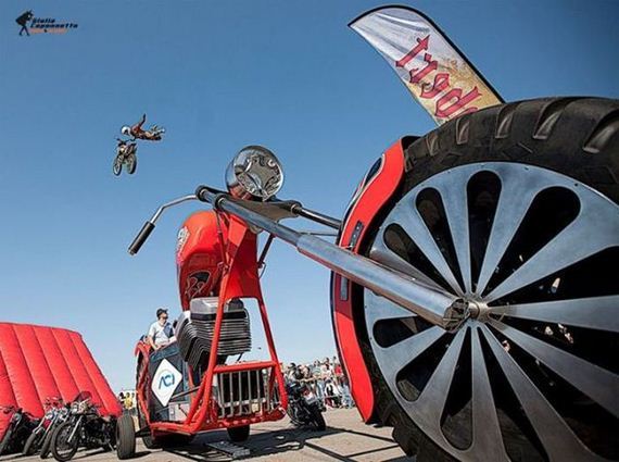 gigantic_motorbike