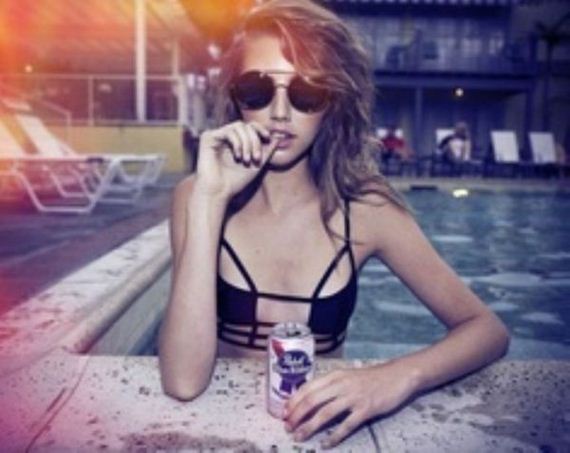 girls_drinking_beer