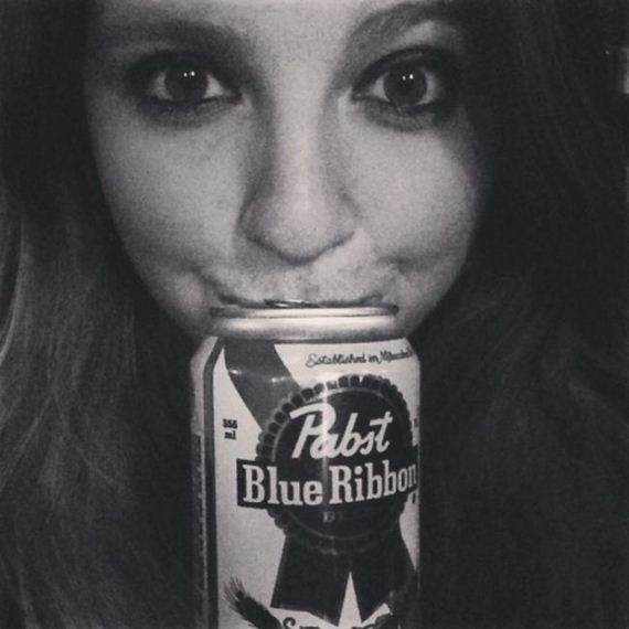 girls_drinking_beer