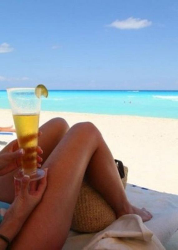 girls_drinking_beer