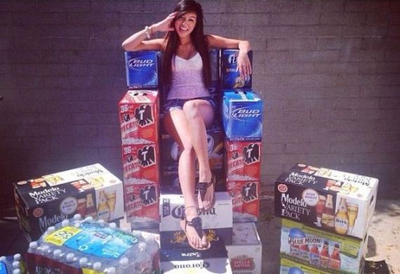 girls_drinking_beer
