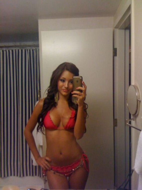 girls_in_bikinis