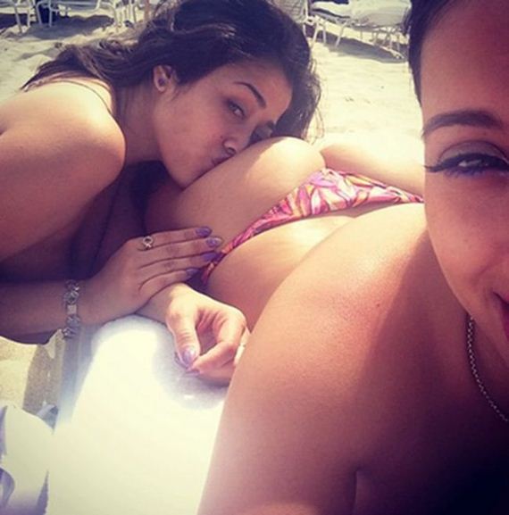girls_in_bikinis