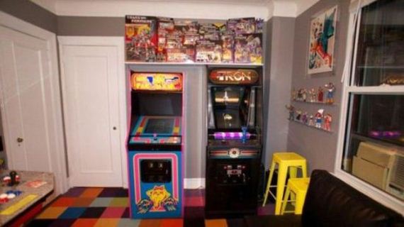 guy-turns-bedroom-arcade
