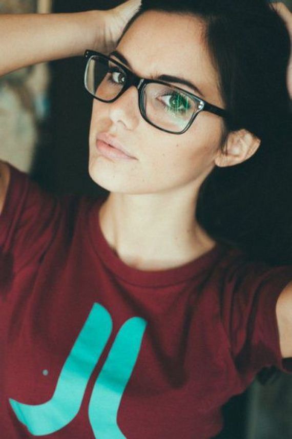 hot_girls_who_make_glasses