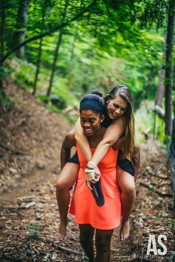 Impossibly Fun Best Friend Photography Ideas - Barnorama