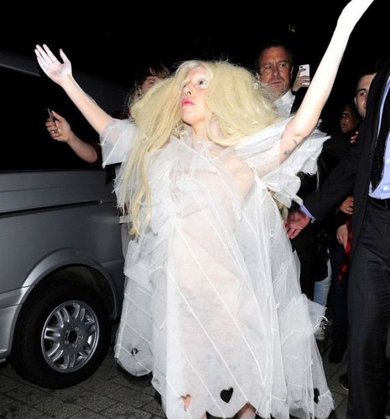 lady_gaga_ghost_dress