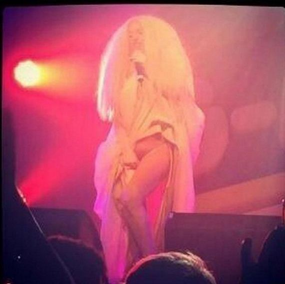 lady_gaga_ghost_dress