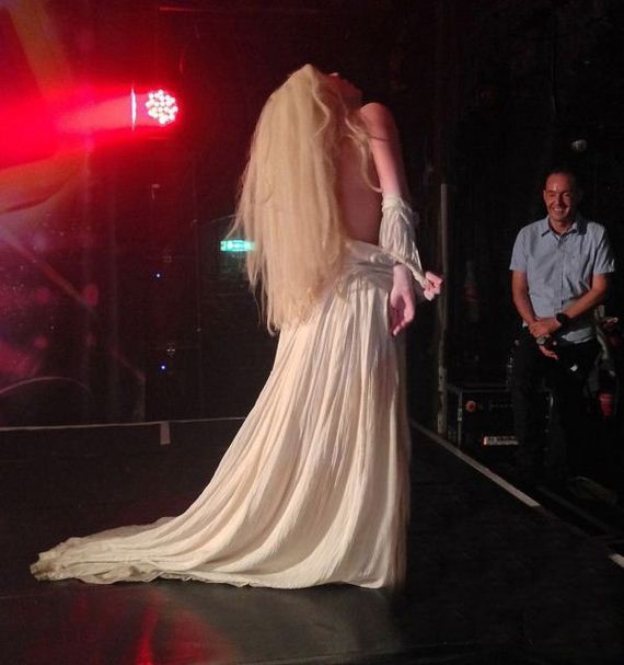 lady_gaga_ghost_dress