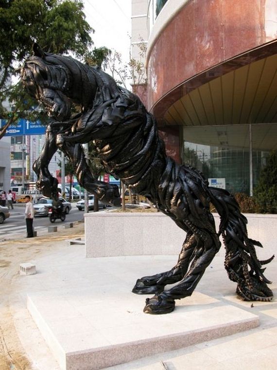 mutant_animal_sculptures_made_from_old_tires
