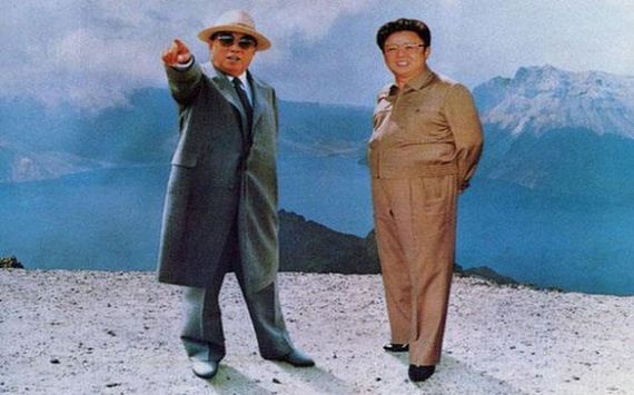 north_korean_officials_get_photoshop_totally_wrong