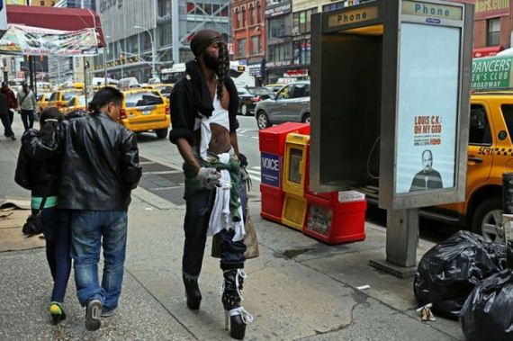 people_on_the_streets_of_ny