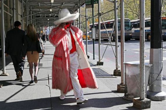 people_on_the_streets_of_ny
