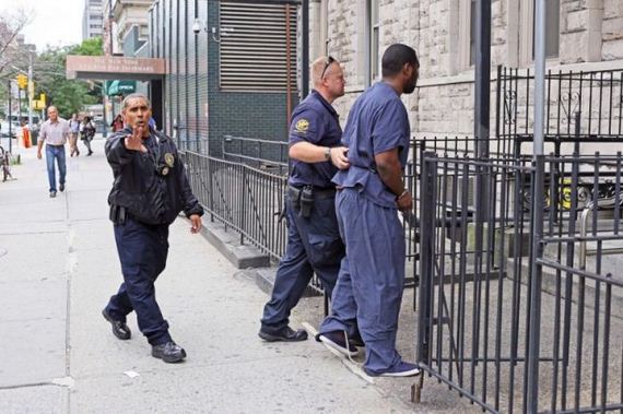 people_on_the_streets_of_ny