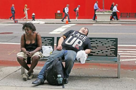 people_on_the_streets_of_ny