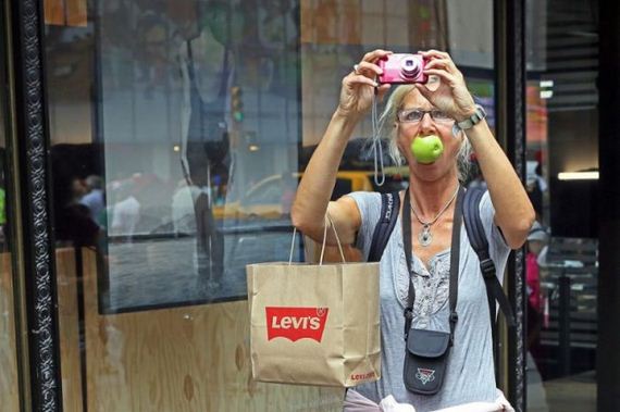 people_on_the_streets_of_ny