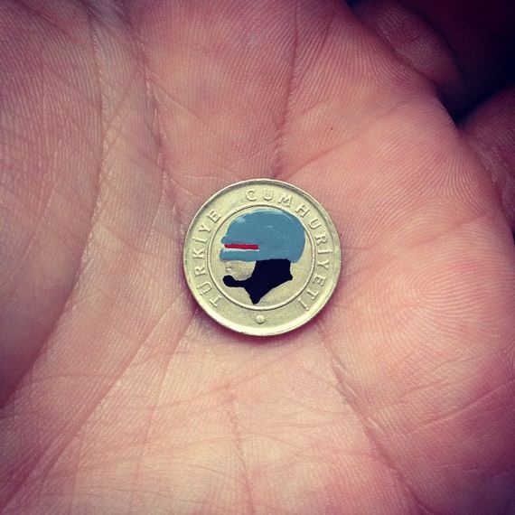 pop_culture_portraits_painted_onto_coins_by_andre_levy