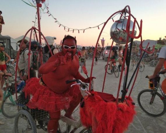 the_cool_and_creative_costumes_seen_at_burning_man_this