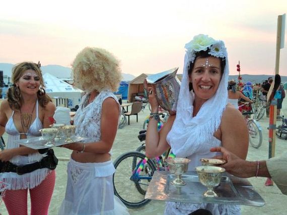 the_cool_and_creative_costumes_seen_at_burning_man_this