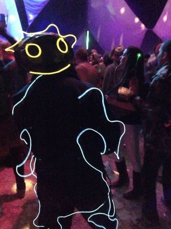 the_cool_and_creative_costumes_seen_at_burning_man_this