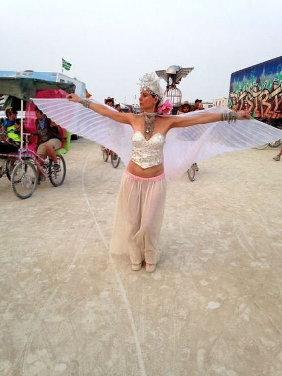 the_cool_and_creative_costumes_seen_at_burning_man_this