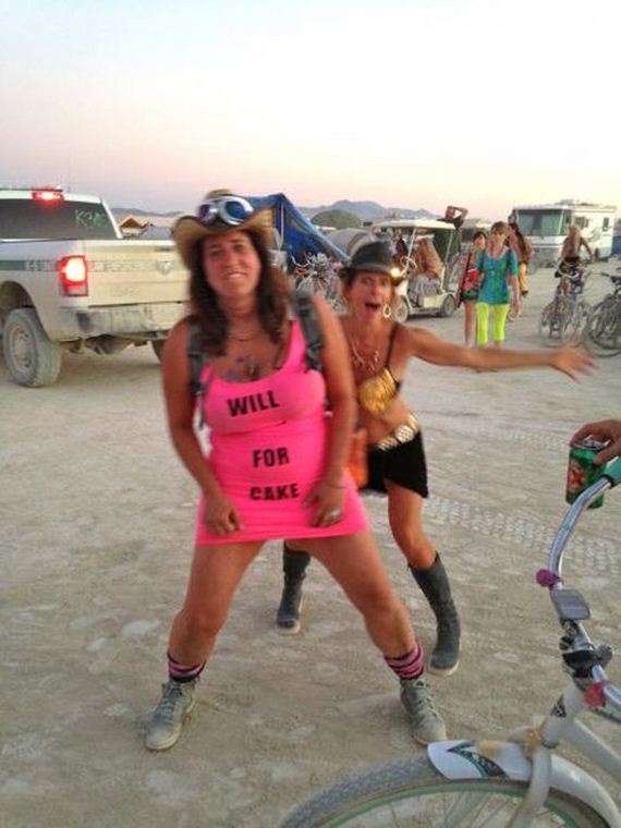the_cool_and_creative_costumes_seen_at_burning_man_this