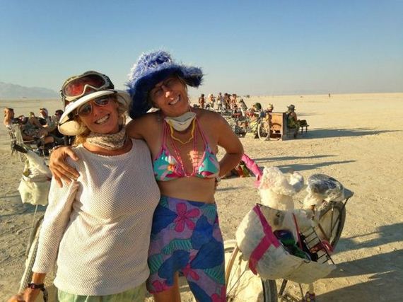 the_cool_and_creative_costumes_seen_at_burning_man_this