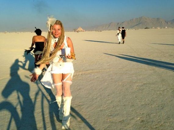 the_cool_and_creative_costumes_seen_at_burning_man_this