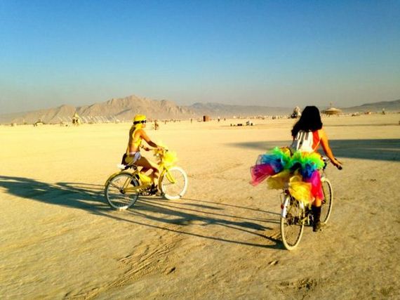 the_cool_and_creative_costumes_seen_at_burning_man_this