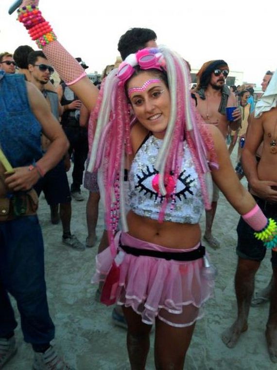 the_cool_and_creative_costumes_seen_at_burning_man_this