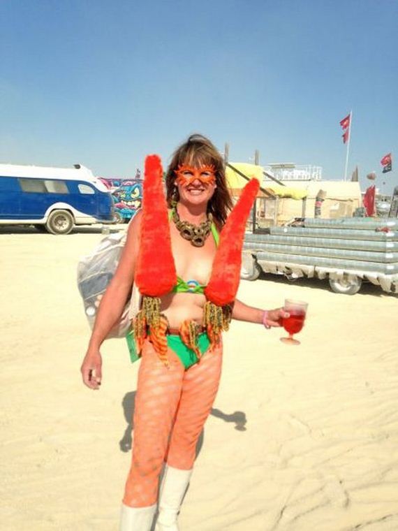 the_cool_and_creative_costumes_seen_at_burning_man_this