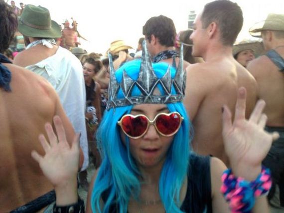 the_cool_and_creative_costumes_seen_at_burning_man_this