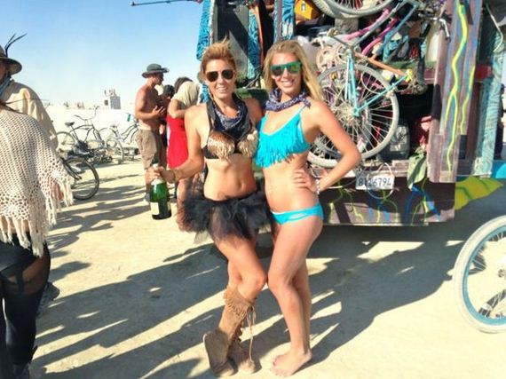 the_cool_and_creative_costumes_seen_at_burning_man_this