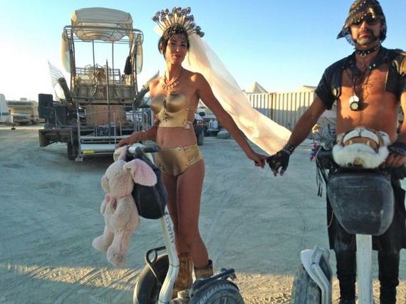 the_cool_and_creative_costumes_seen_at_burning_man_this