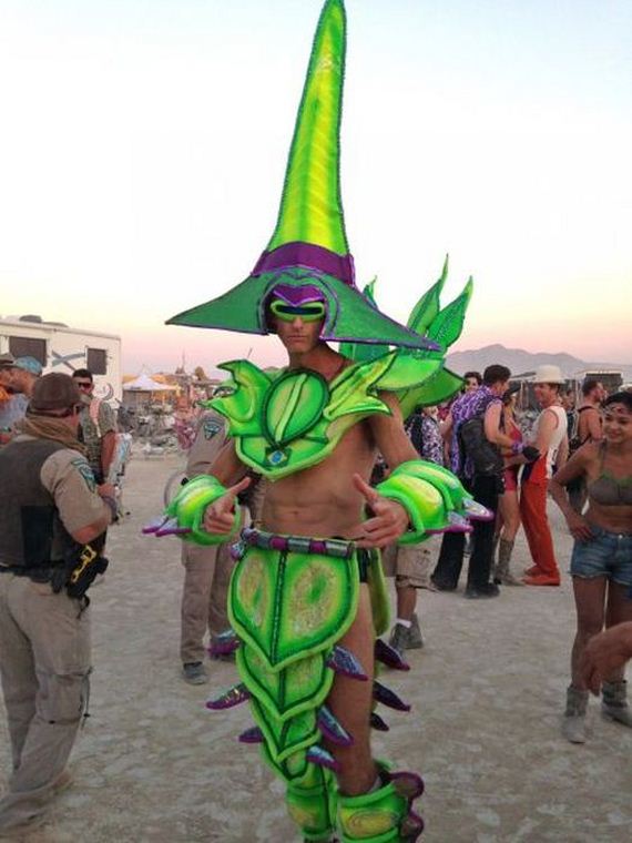 the_cool_and_creative_costumes_seen_at_burning_man_this
