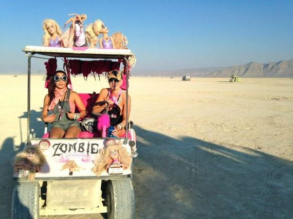 the_cool_and_creative_costumes_seen_at_burning_man_this