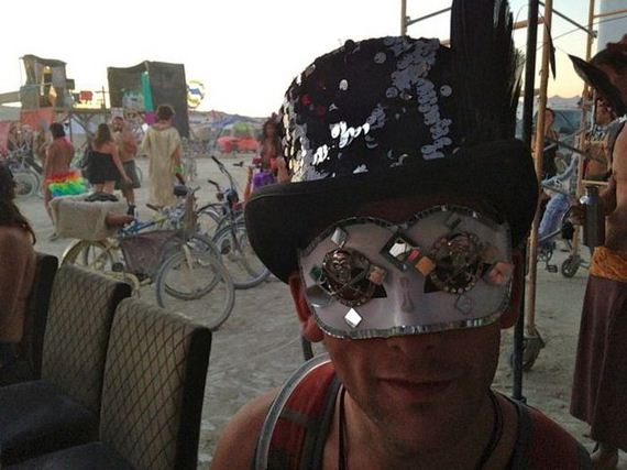 the_cool_and_creative_costumes_seen_at_burning_man_this