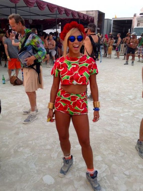 the_cool_and_creative_costumes_seen_at_burning_man_this