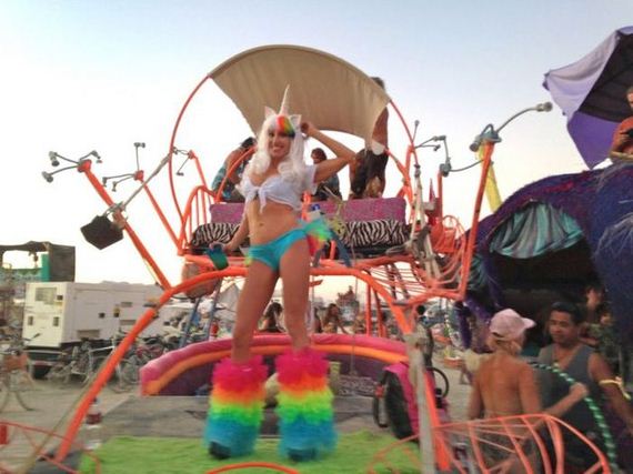 the_cool_and_creative_costumes_seen_at_burning_man_this