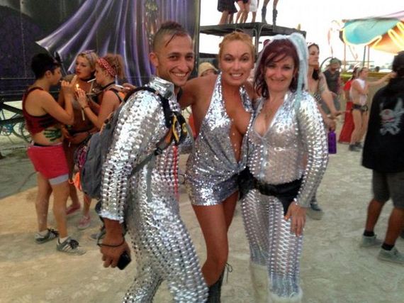 the_cool_and_creative_costumes_seen_at_burning_man_this